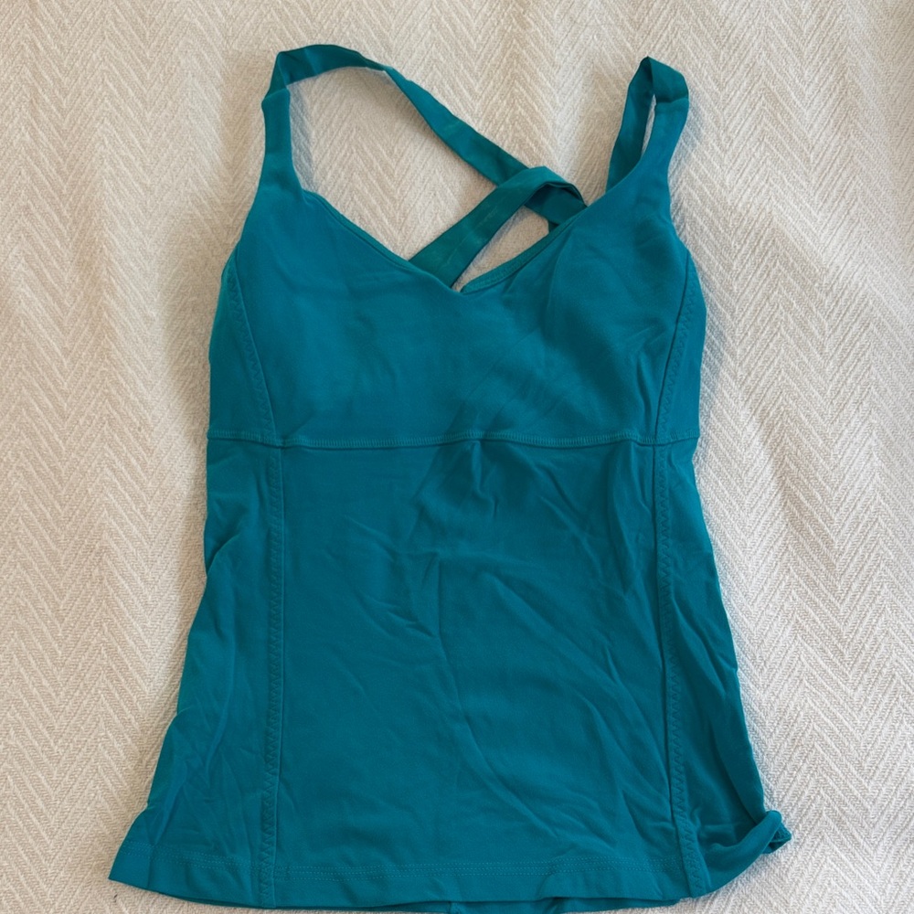 Lululemon women’s teal work out top